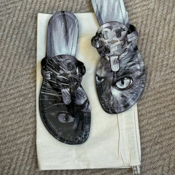 Tory Burch Miller Printed Patent Sandal Cat Portrait Grey Gray - Picture 10 of 15